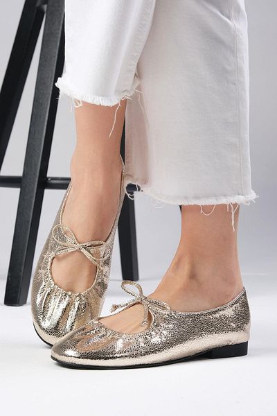 Mio Gusto Lisbet Gold Color Drawstring Women's Ballerinas