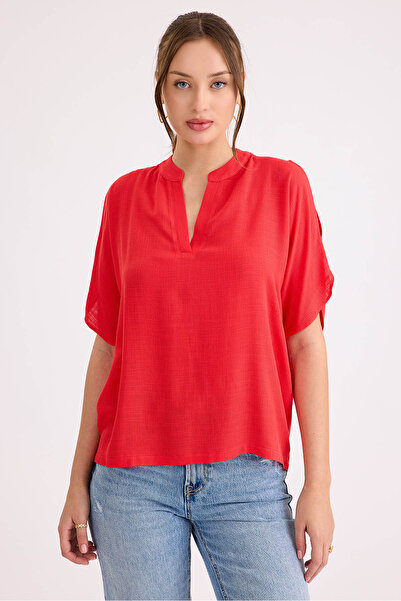 Vitrin بلوزة من الكتان بأكمام طية صدر السترة