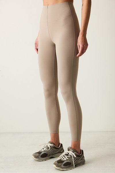 Penti Nerzfarbene, knöchellange Leggings mit hoher Taille und Seitennaht, detailliertes Stretching an beiden Seiten