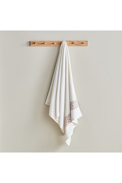 Home Box Opulence Serenity Turkish Cotton Jacquard Border Bath Towel 70x140 cm