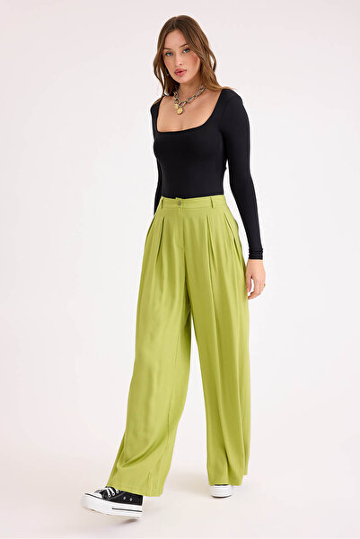 Vitrin Pleated Wide Leg Trousers