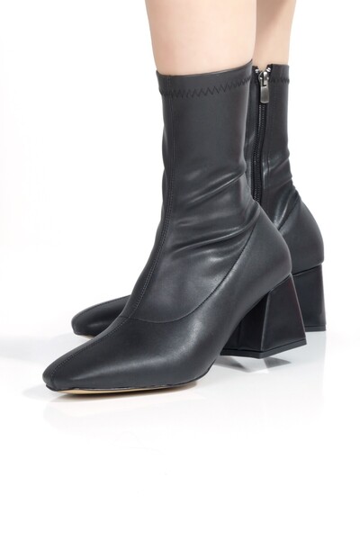 Modabuymus Stomer Siyah Streç Küt Burun Topuklu Bot