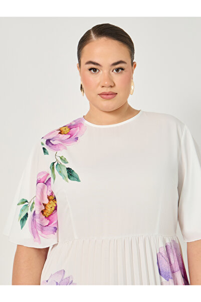 Styli Plus Size Floral Print Pleated A-Line Midi Dress