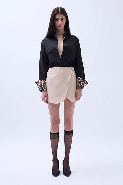 Black Fashion Μίνι μπεζ φούστα με λεπτομέρεια με κουμπί