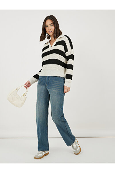 Styli Straight Fit Mid Rise Tinted Washed Jeans