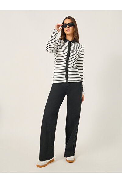 Styli Striped Knit Top with Contrast Collar Detail