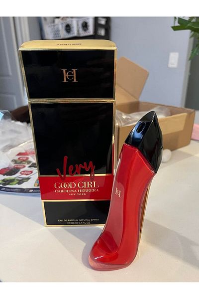 Carolina Herrera Very Good Girl Edp 50 ml Women's Perfume