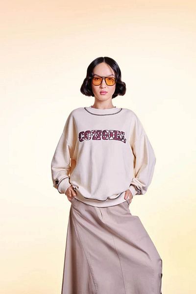 Quzu Beige Women's Sweatshirt - Swt00006 Model