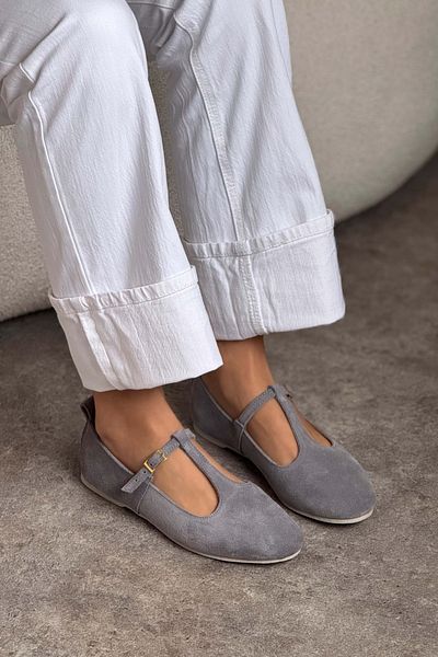 NİŞANTAŞI SHOES Balerini de damă Palmer Stone Gri, în interior și în exterior, din piele de căprioară autentică, cu talpă plată, cu detaliu de cataramă
