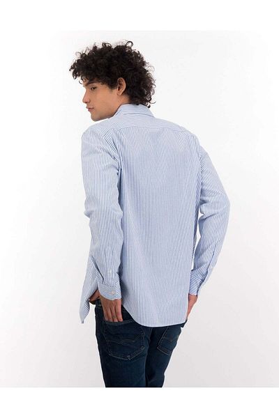 AMERICAN EAGLE قميص AE Oxford مخطط بقصّة Slim Fit وأزرار