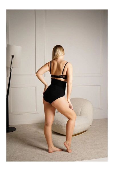 MİSTİRİK Biloba Model Slip korzet, který účinně stahuje pas a boky, černá barva