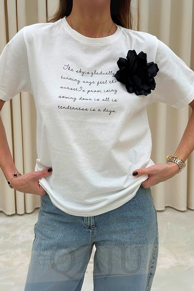 Qaju Women's White Flower Detailed Text Printed Short Sleeve T-Shirt (T-Shirt)