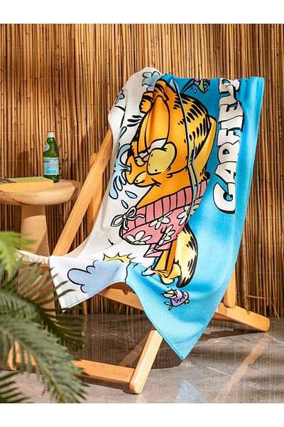 LC Waikiki Lcw Accessories Mixed Garfield Printed Beach Towel
