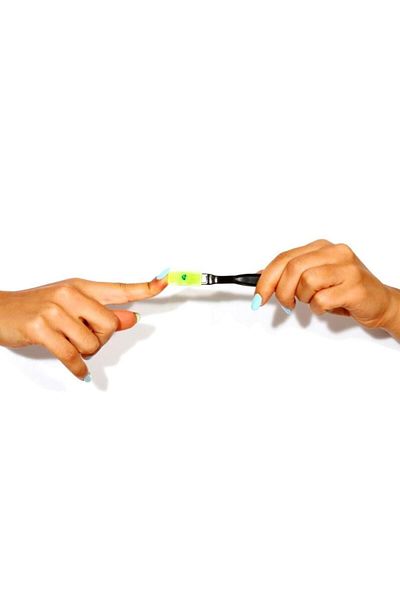 EASYBRUSH مجموعة فرشاة أسنان سحرية مكونة من 200 قطعة (معجون أسنان للاستخدام الواحد)