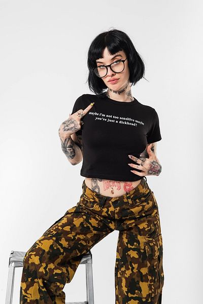 Sekizbiraltı Crop Top negru - Poate că nu am text imprimat