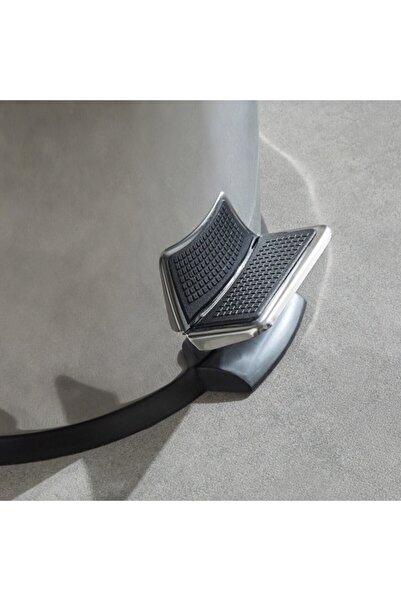 Home Box Tamara Mirror Finish Steel Pedal Dustbin 30 L