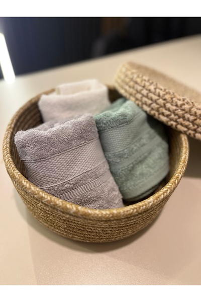 Home سلة من قش الجوت الطبيعي ومجموعة مناشف الوجه واليد العصرية والعملية