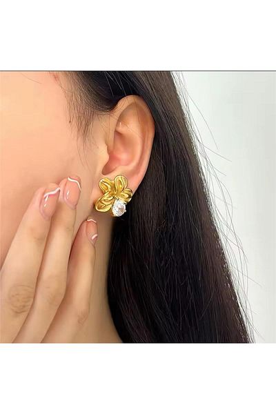 Pelin Aksesuar Gold Jewelled Flower Earrings