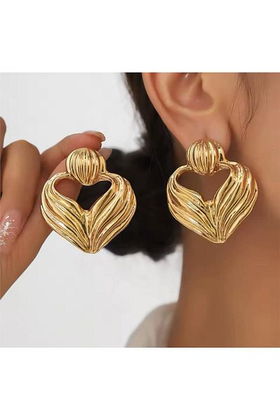 Pelin Aksesuar Gold Big Heart Earrings