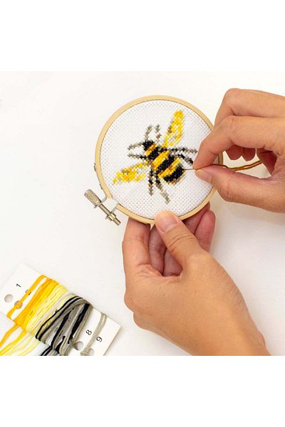Kikkerland Mini Set de Broderie v Cruciulita - Albina