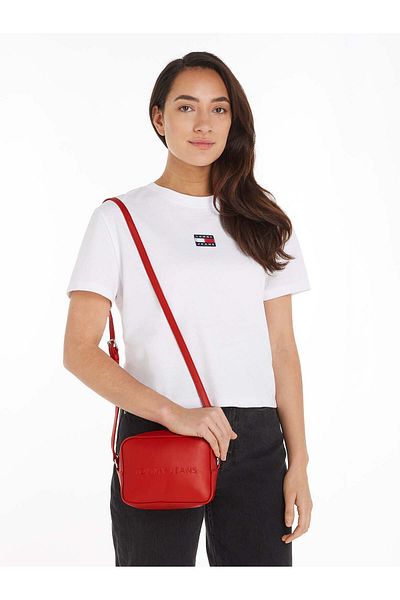 Tommy Hilfiger حقيبة نسائية بحزام أحمر مع شعار منقوش