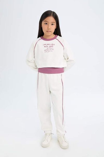 DeFacto 3-teiliges Set für Mädchen mit Rundhalsausschnitt, bedrucktem Crop-Sweatshirt, Basic-Unterhemd, Jogger-Trainingsanzug mit elastischer Taille A