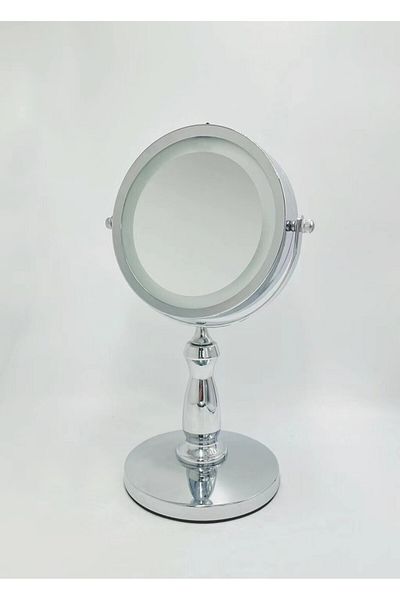 SAFA Stylish double-sided high definition lighted mirror.