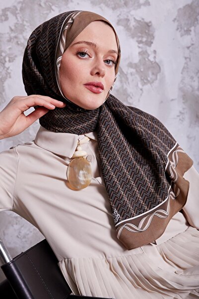 Levidor Royal Shawl με μοτίβο λαβύρινθου καφέ γάλακτος