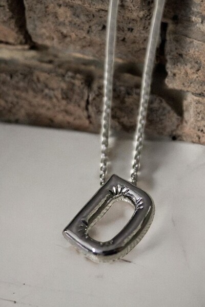 MakeWell Letter Design Simple Chain Letter Necklace Silver Color Letter Necklace