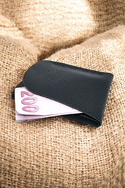 Leather Zenith Unisex Black Floater Genuine Leather Card Holder
