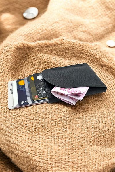 Leather Zenith Unisex Black Floater Genuine Leather Card Holder