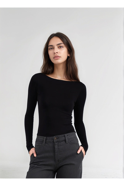 Bled بلوزة بأكمام طويلة وياقة قارب من الفيسكوز باللون الأسود