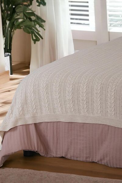 DALİSA Mathilda Knitted Soft Bedspread and Lightweight Blanket for Home Use