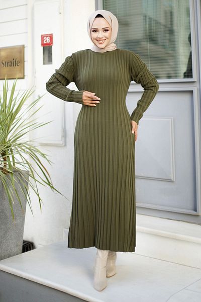 Tesettür Dünyası Grünes Strickkleid mit Kordelzug – Rundhalsausschnitt TSD 240804