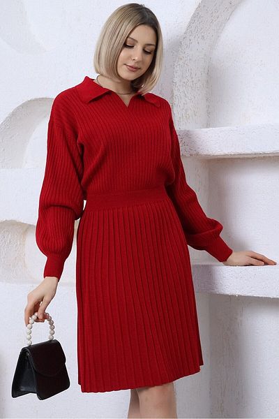 VEGENZE Rochie de tricot cu fustă plisată cu decolteu în V polo roșu pentru femei