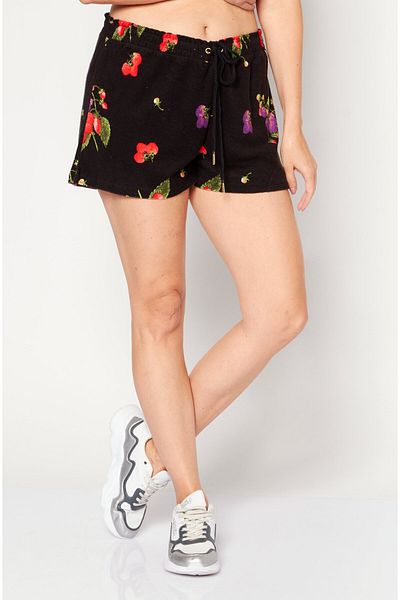 Juicy Couture شورت نسائي أساسي بقصّة عادية وطبعة زهور، أسود