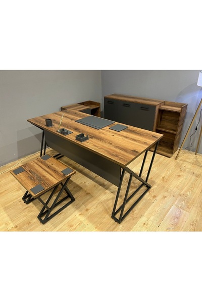 Genel Markalar LİNDA RETRO YÖNETİCİ TAKIMI MOBİLYASI