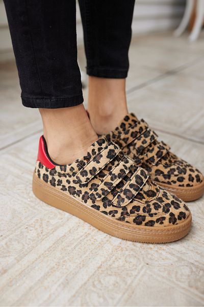 ANGELİNA JONES CELSO NŐI LEOPARD TÉRKÖRNYEZET VÖRÖS RÉSZLETENDEZŐ