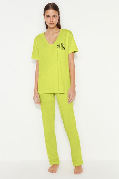 Trendyol Collection Sada žlutého pleteného pyžama – 100% bavlna, Tričko s potiskem, Kalhoty, Detail kapsy, Wide Fit Thmss23Pt00151
