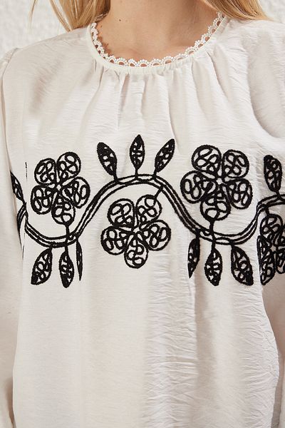 Trendyol Modest Ecru hímzés részletes szövött hidzsáb ing TCTSS25UK00009