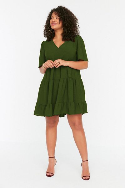 Trendyol Curve Grünes gewebtes Volantkleid TBBSS22EL1597