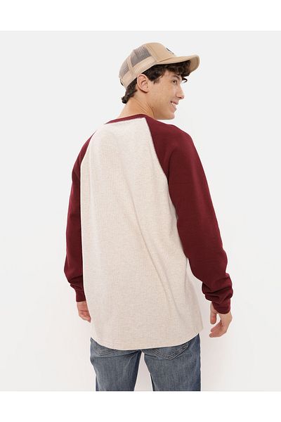 AMERICAN EAGLE تي شيرت حراري بأكمام طويلة من AE