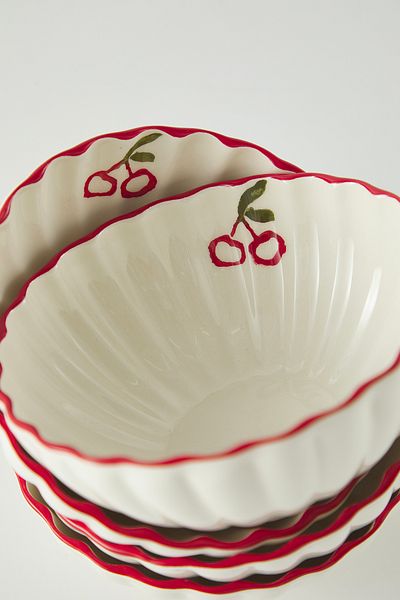 Trendyol Collection Zestaw 4 ceramicznych misek z nadrukiem wiśniowym 16*7 cm TPHSS25TBK00017