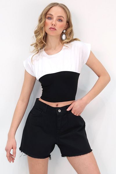 Trend Alaçatı Stili Women's White Black Crew Neck Color Block Blouse ALC-X11783
