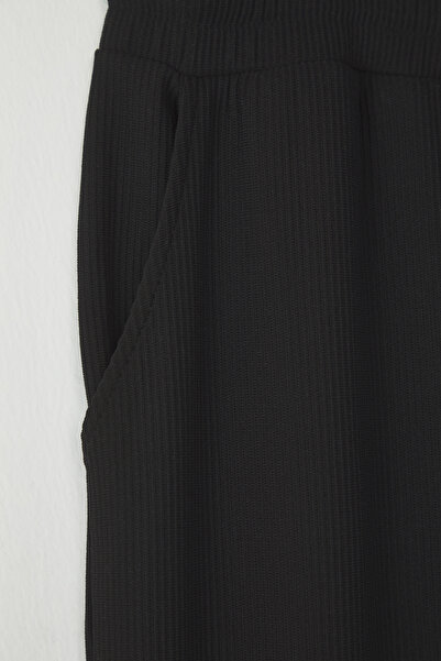 Trendyol Collection Large Size Black Wide Leg Textured Wrinkle-Free Hidden Cord Sweatpants Tmnss25Aj00002