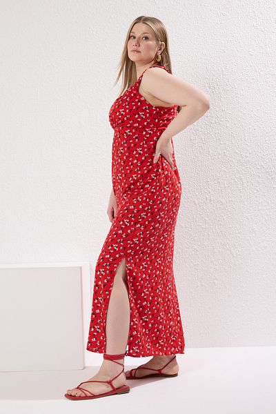 Trendyol Curve فستان مقاس كبير منسوج باللون الأحمر
