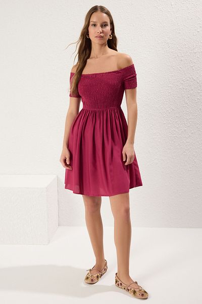 Trendyol Collection Φούξια ίσιο στρίφωμα μέσης που ανοίγει Gipeli Mini υφαντό φόρεμα TWOSS25EL00301