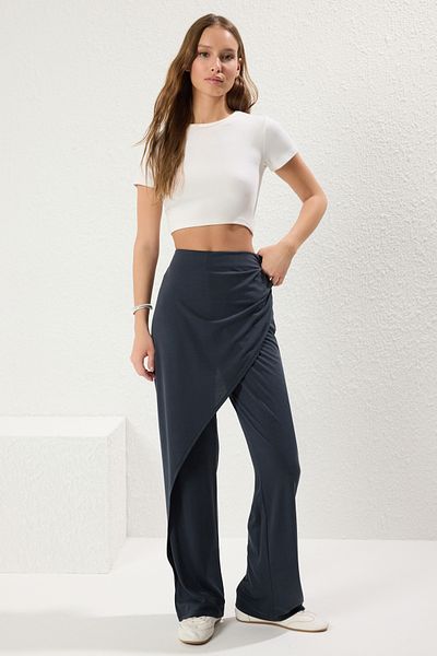 Trendyol Collection Anthrazitfarbene Strickhose – Modalgehalt, Zweireiher-Verschlussdetail, TWOSS25PL00013