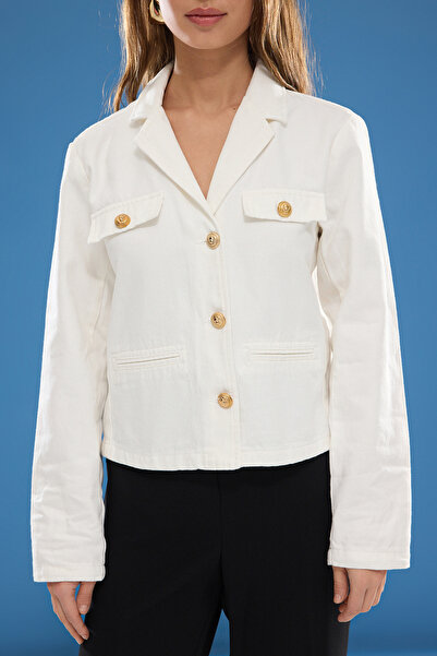 Trendyol Collection Λεπτομερές τζιν μπουφάν με λευκό κουμπί TWOSS25CE00033