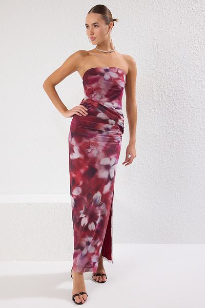 Trendyol Collection Mehrfarbiges, körperbetontes Maxi-Abendkleid aus gestricktem Tüll mit Blumenmuster und Abschlusskleid